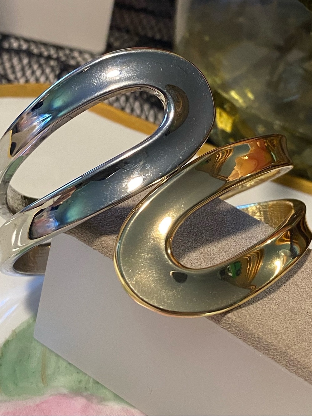 AVIV COLLECTION
Karth Bracelet Mixed Metal Spiral Cuff Bracelet - Silver & Gold
